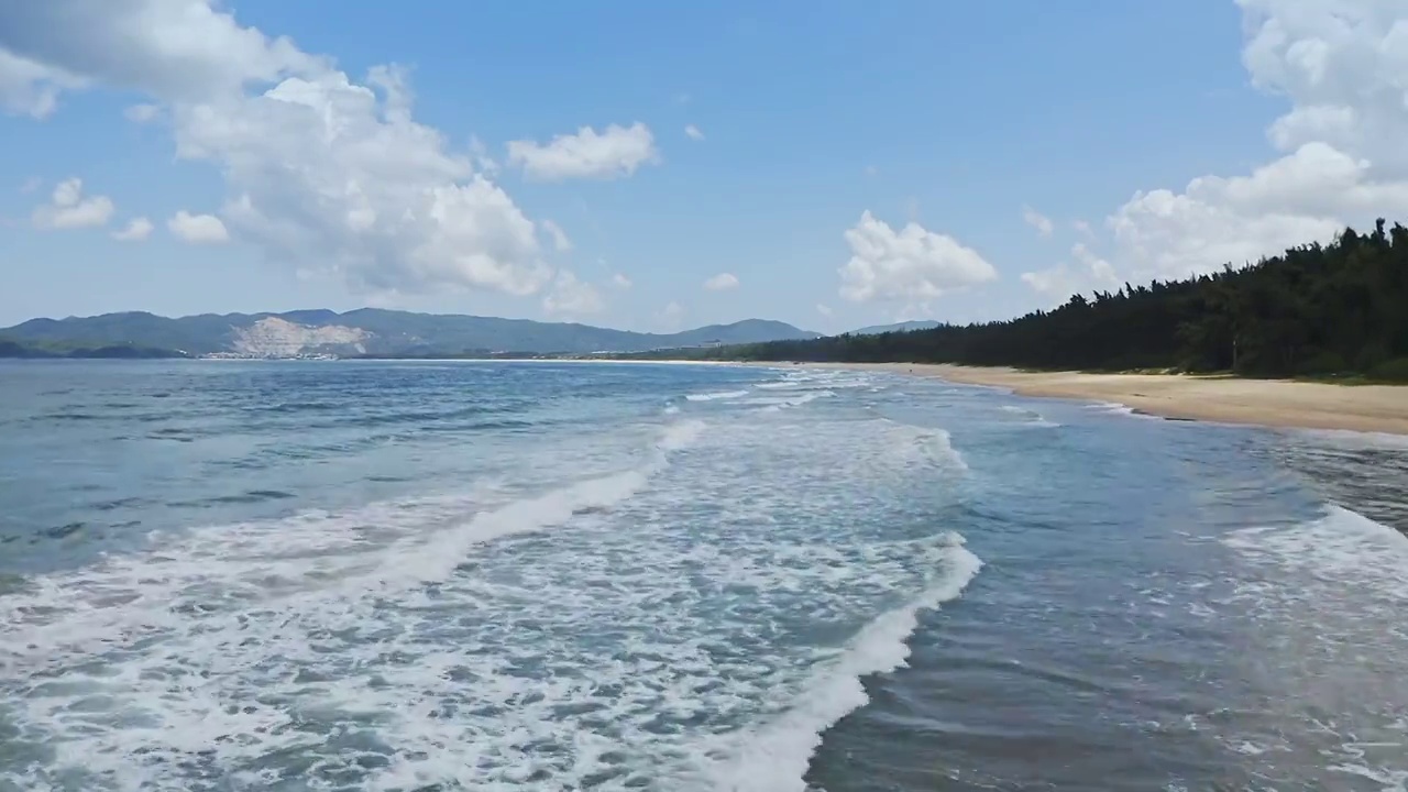 海水涛涛,浪花翻滚视频素材