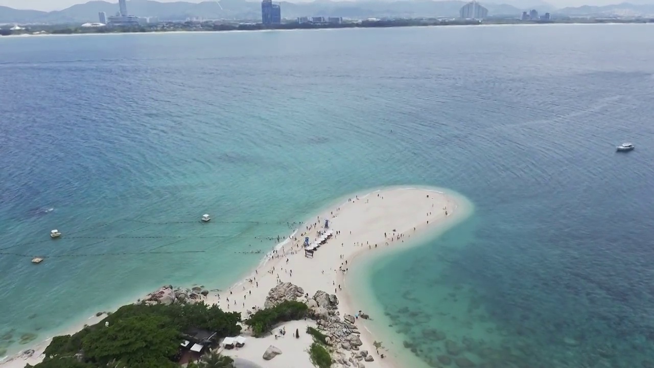 航拍海南三亚蜈支洲岛沙滩美景视频素材