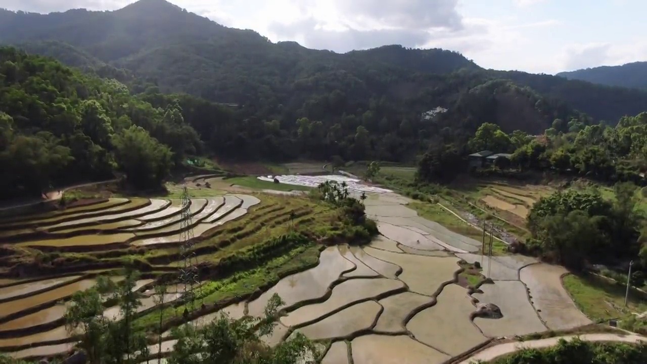 航拍海南著名的五指山自然风光视频素材