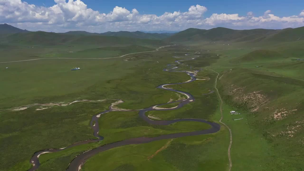 甘肃甘南州甘南桑科草原田园牧场河流自然风光视频素材