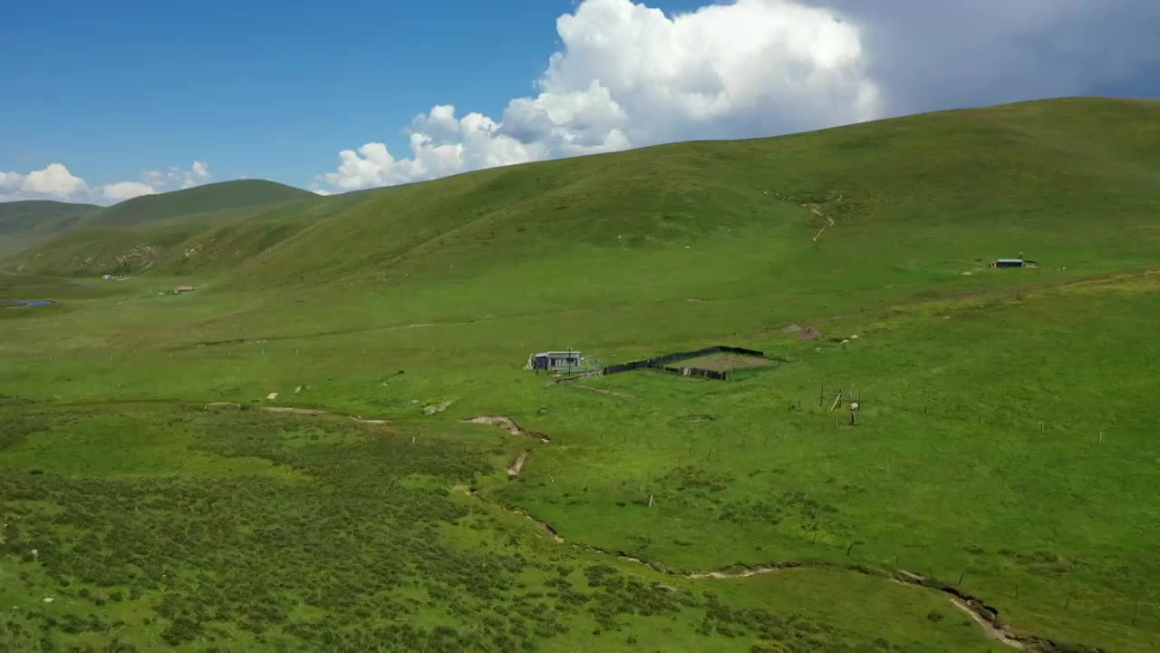 甘肃甘南州甘南草原田园牧场河流自然风光视频素材