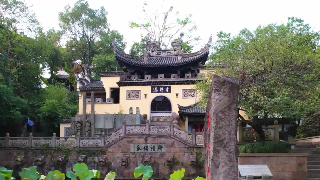 航拍绍兴诸暨著名景点西施故里风景区西施庙视频素材