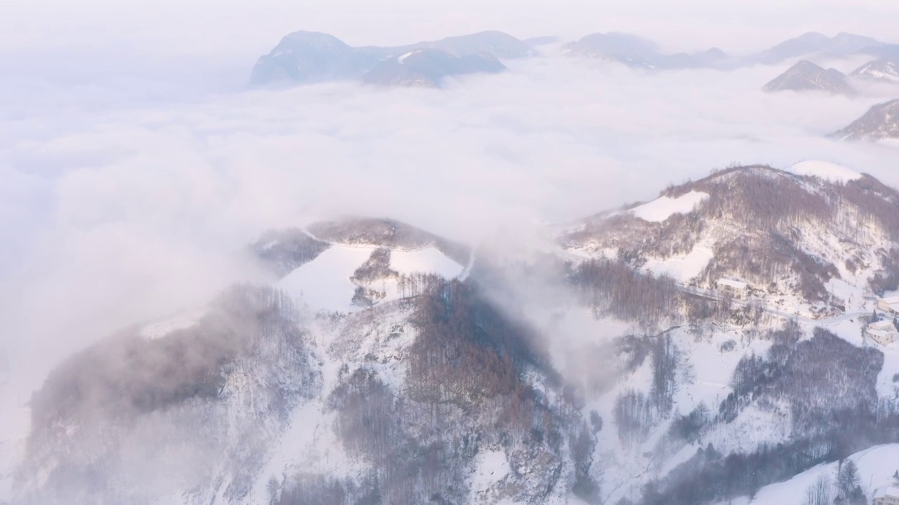 4k航拍恩施雪山雾凇风光视频素材