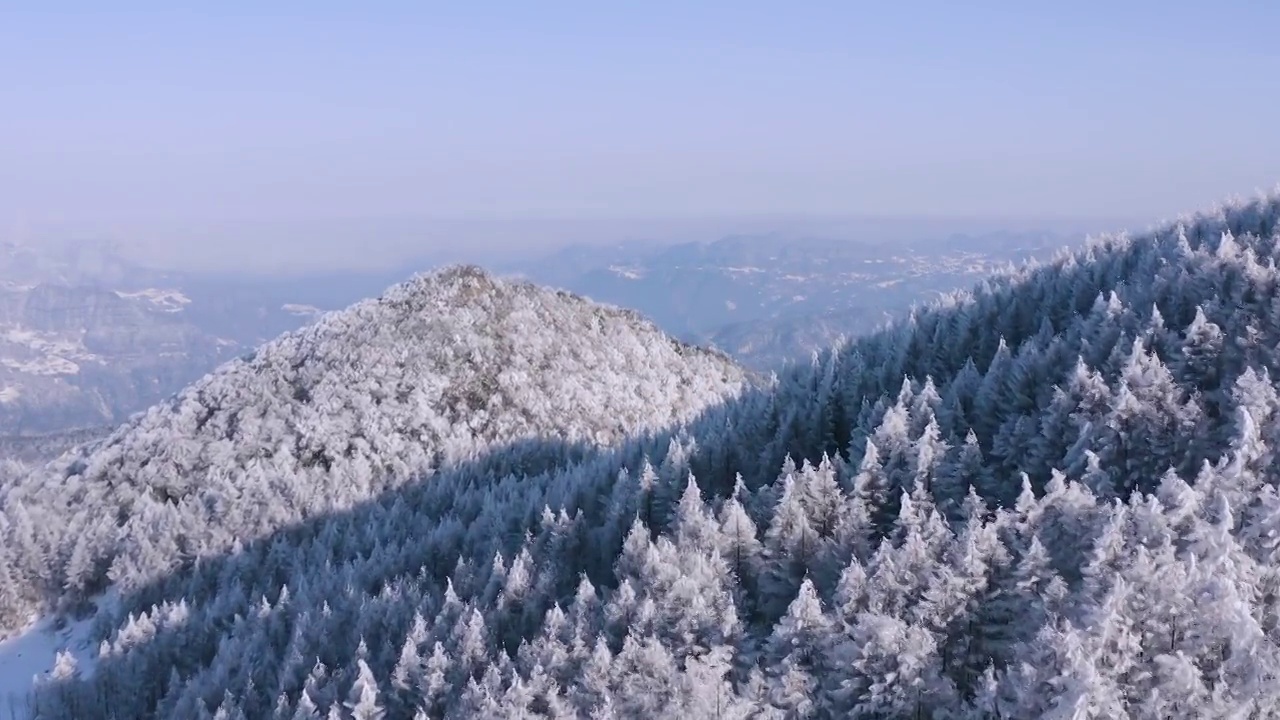 4k航拍恩施雪山雾凇风光视频素材