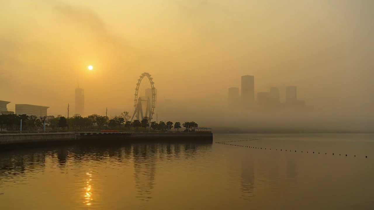 深圳市宝安区欢乐港湾日出视频素材