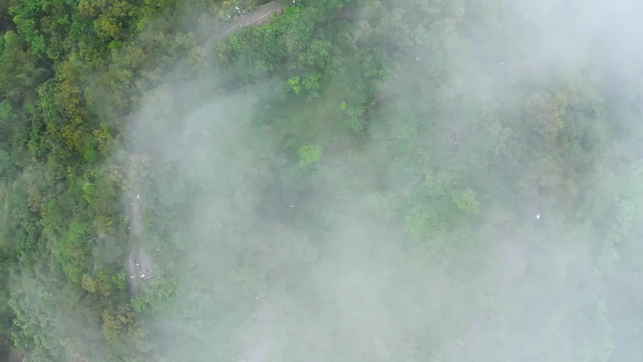 云雾中的海口雷琼火山口视频素材