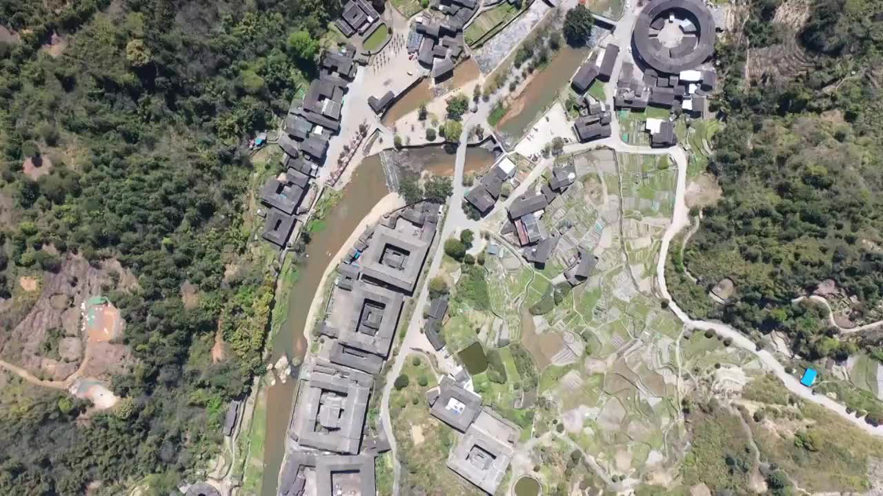 世界文化遗产永定土楼福建龙岩市永定区南江村南溪土楼群土楼沟景区春季航拍视频素材