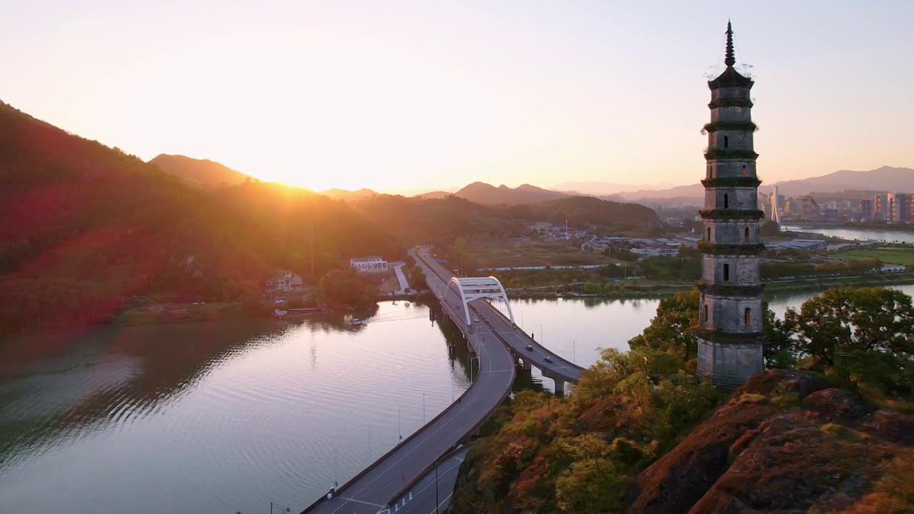 航拍夕阳下丽水市区好溪江瓯江上塔下大桥视频素材