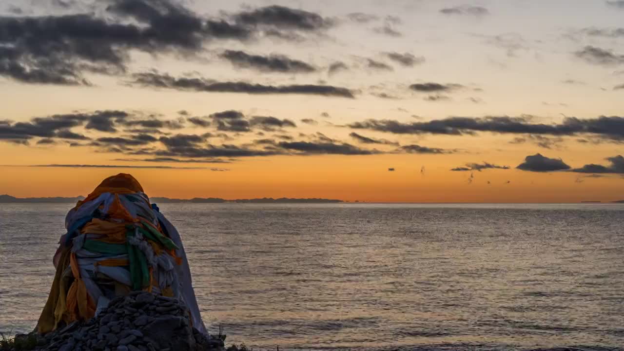 夏季青海湖边日出风光视频素材