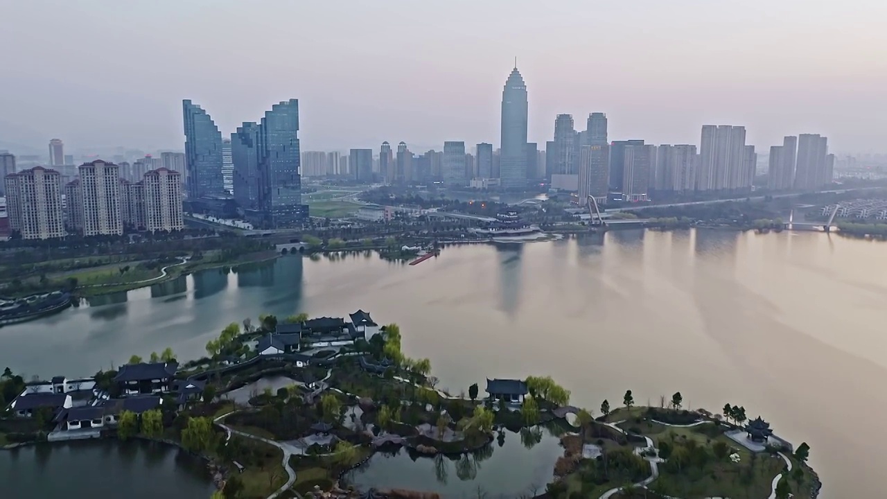 绍兴市区地标建筑,沿湖风光视频素材