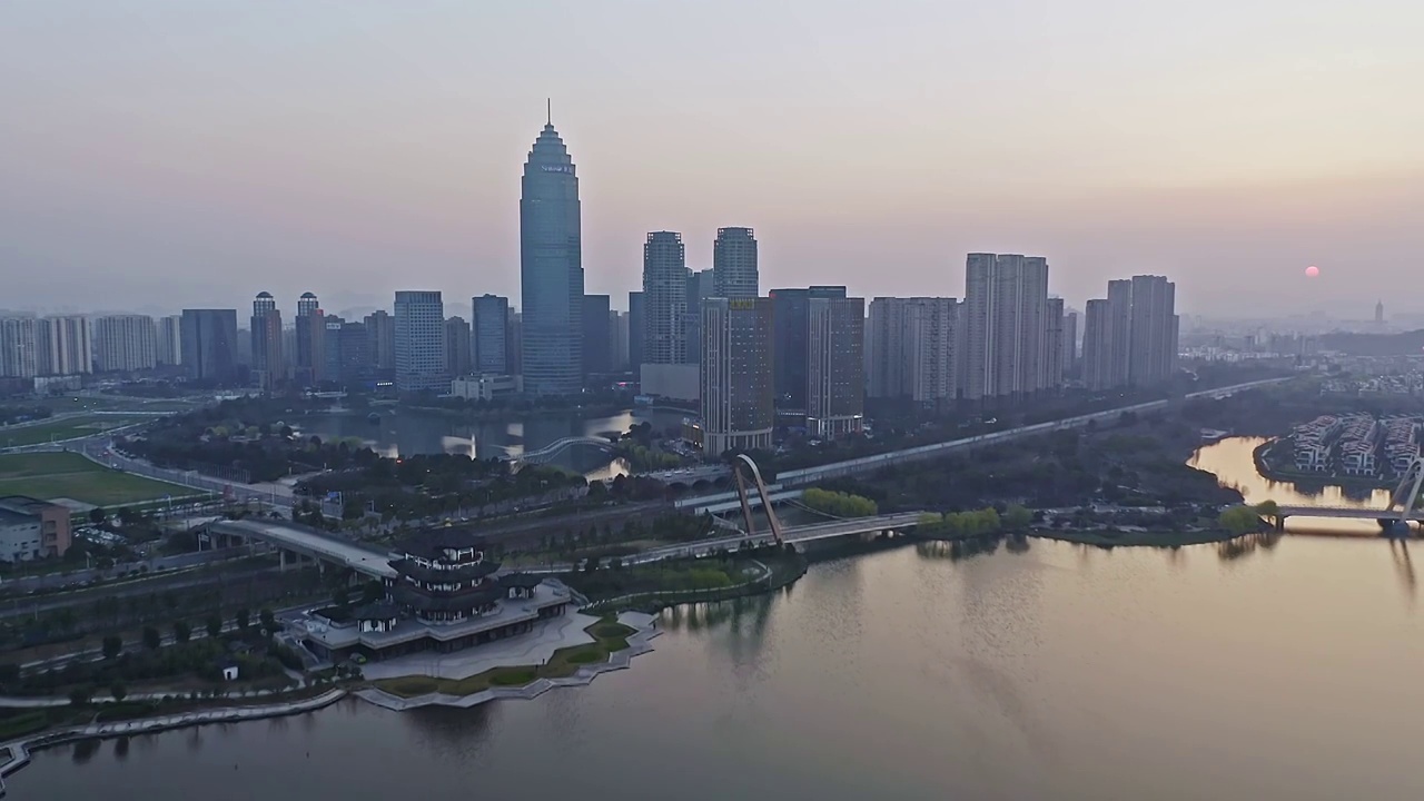 绍兴市区地标建筑,沿湖风光视频素材