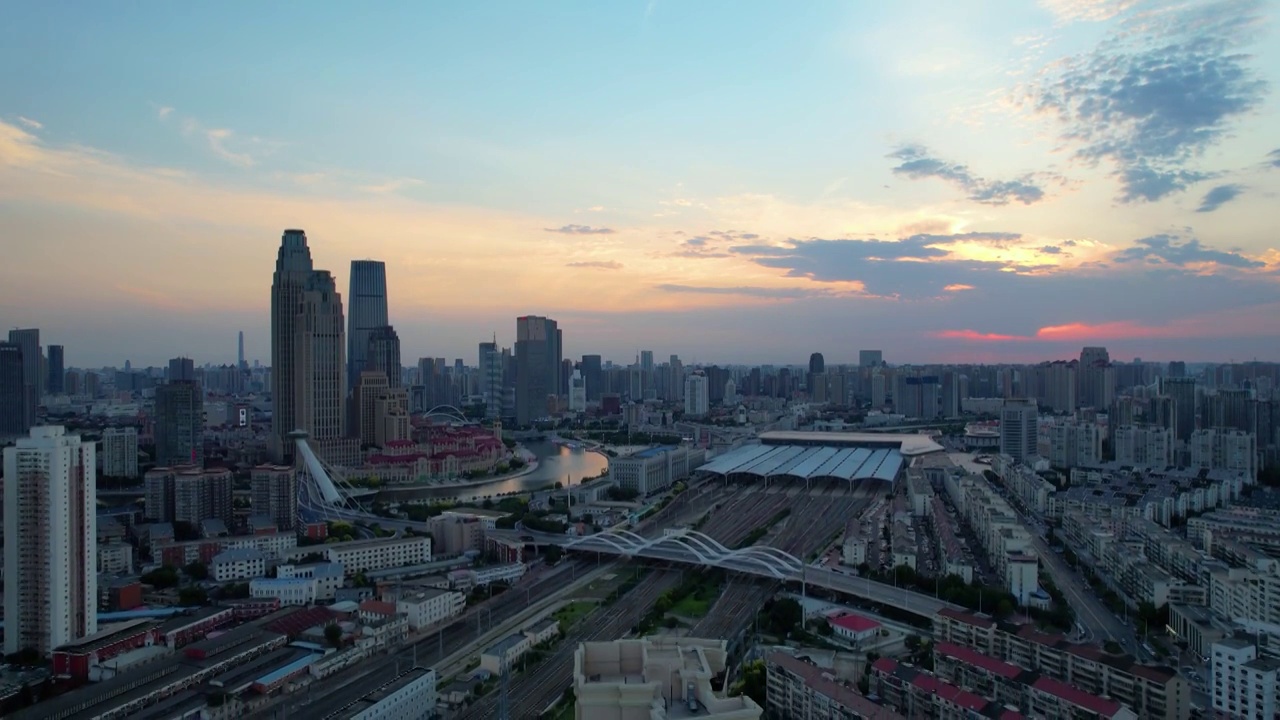 天津傍晚天空城市建筑高楼航拍视频素材