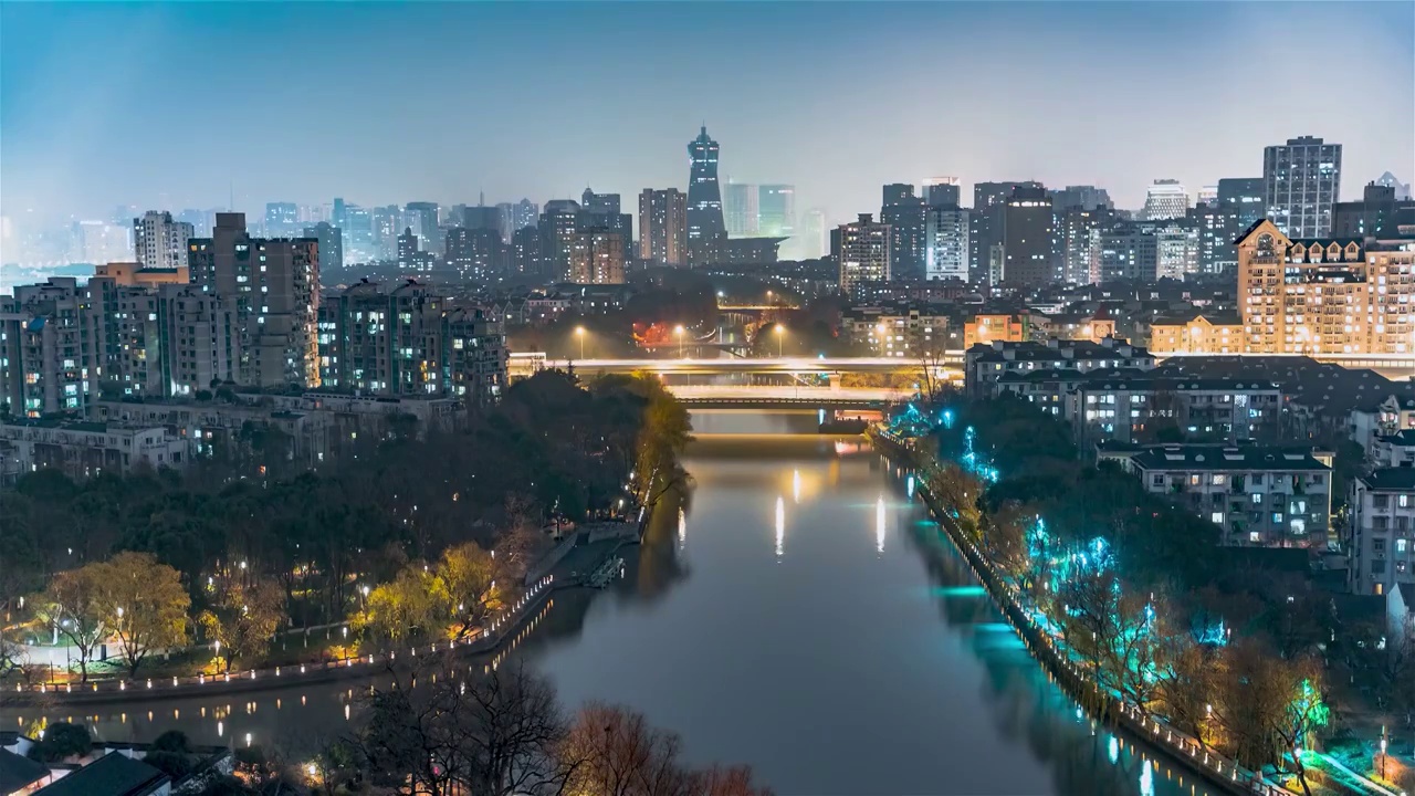 京杭大运河与杭州地标建筑日转夜延时摄影视频视频素材