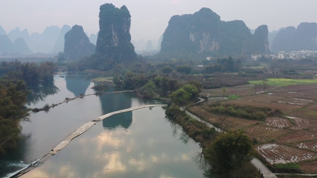 航拍桂林阳朔遇龙河视频素材