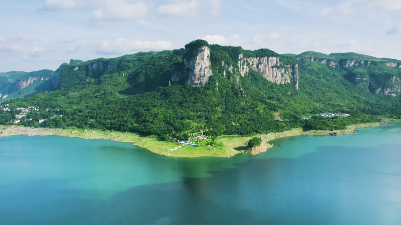 航拍贵州毕节百里画廊东风湖视频素材