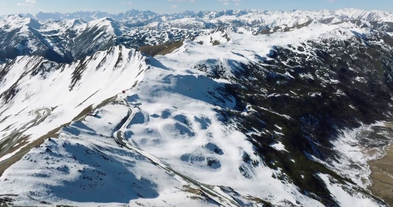 冬日的红军长征翻越的夹金山白雪皑皑 巍峨壮丽视频素材