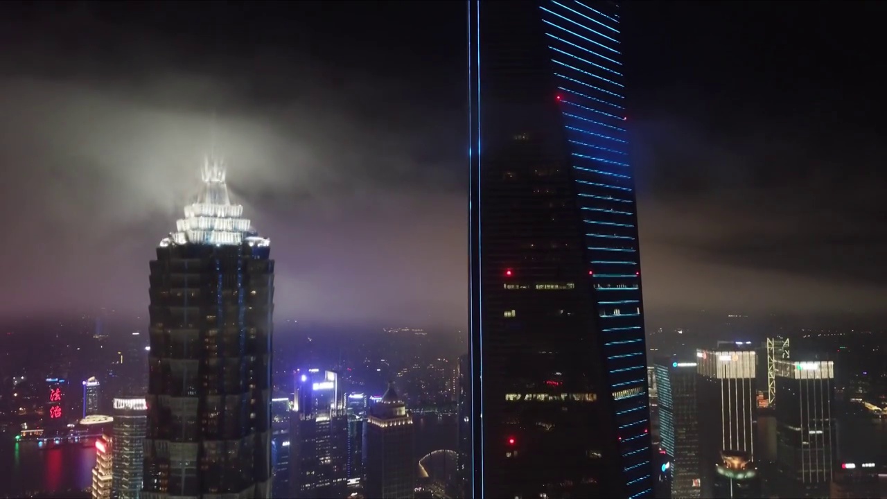 上海陆家嘴夜景平流雾视频素材