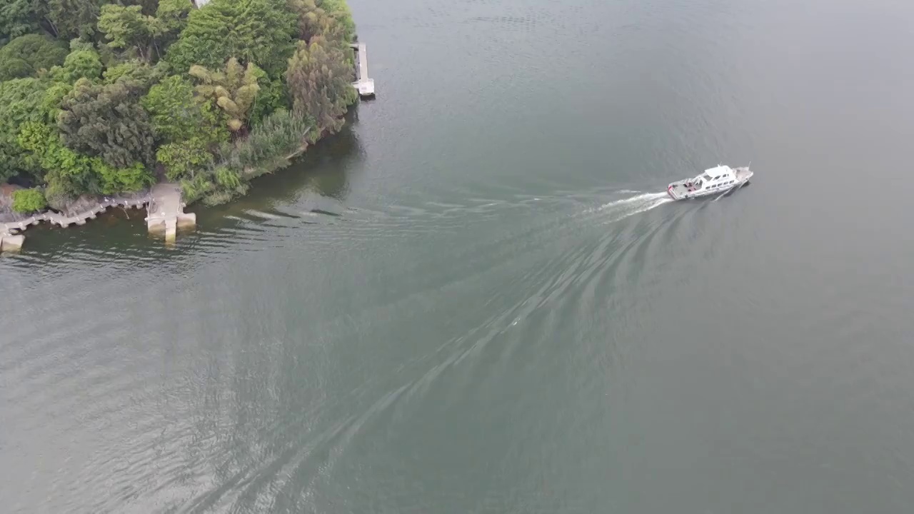 在水一方-大理洱海南诏风情岛视频素材