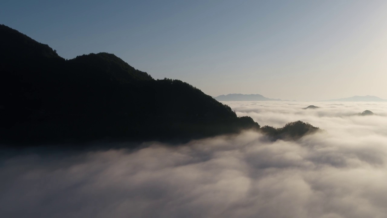 山川云海日出视频素材