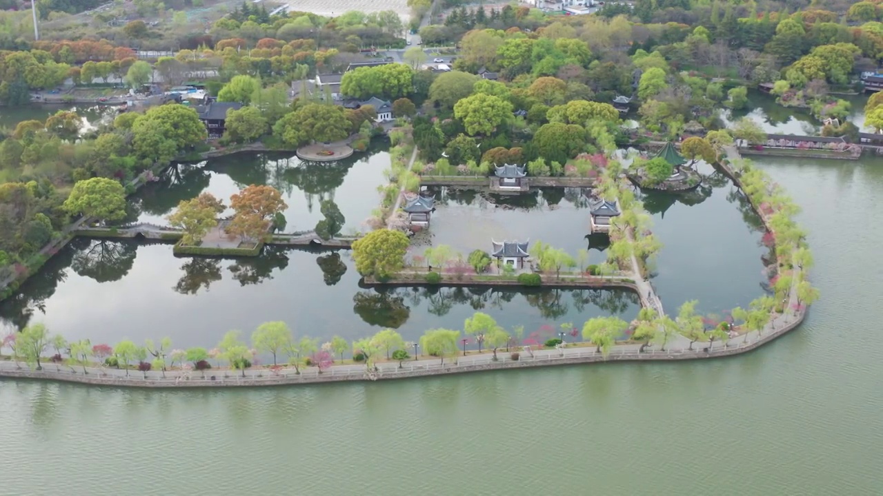 航拍无锡蠡园风景区春天风景视频素材