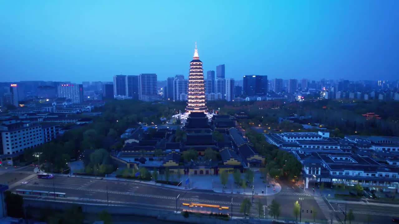 常州天宁宝塔-夜景航拍视频素材