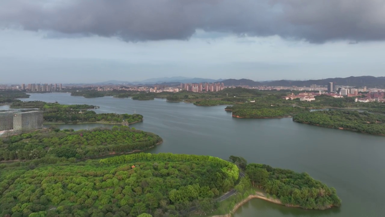 中国东莞松山湖风景航拍视频素材