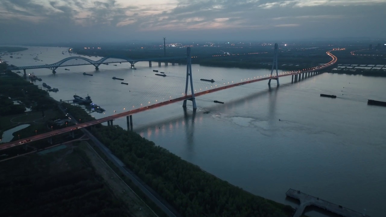 航拍江苏省南京市雨花区大胜关长江大桥视频素材