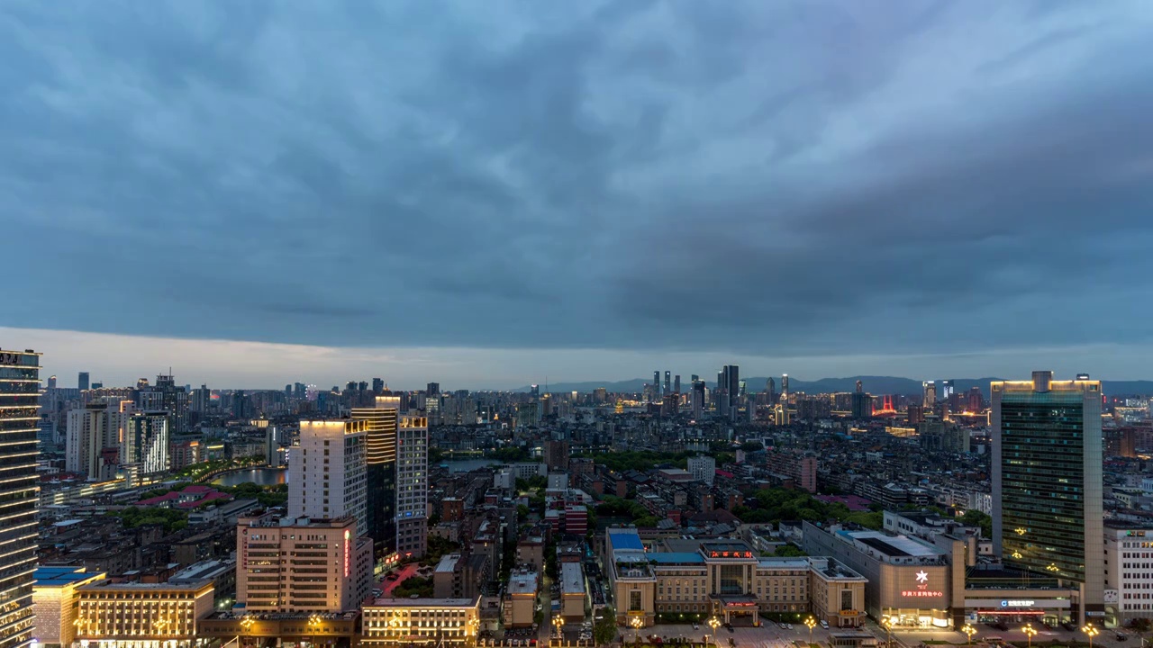 南昌日转夜老城区一江两岸地标视频素材