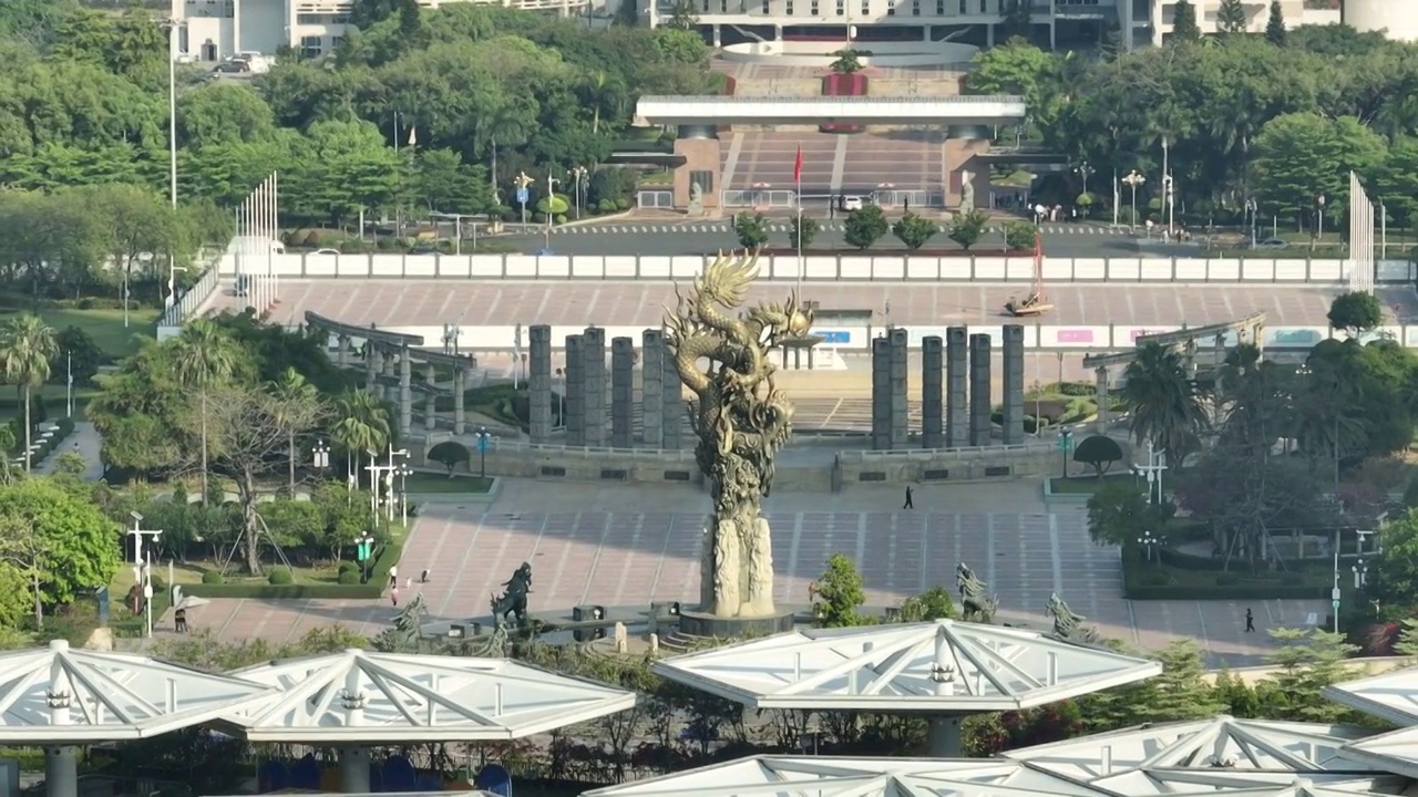 长焦视角下深圳龙岗龙城广场雕塑视频素材