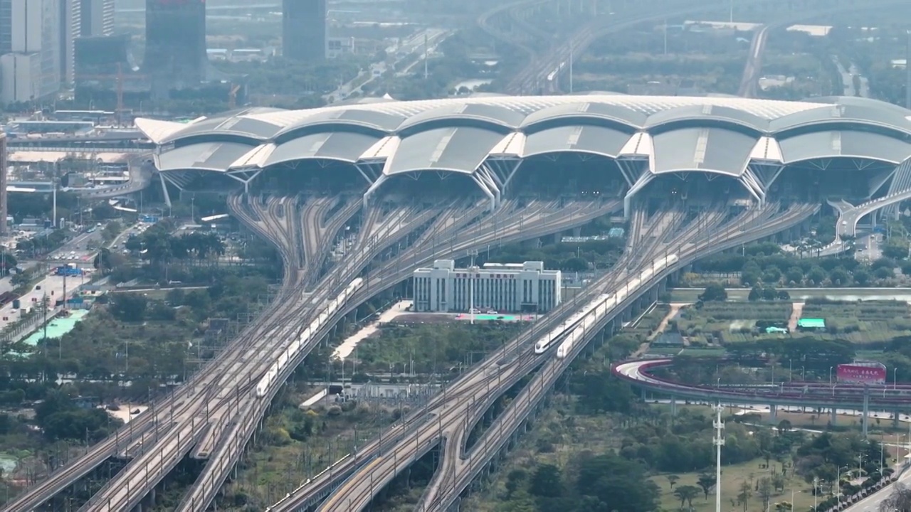 广州南站远距离航拍视频，交通枢纽，城市建设，出行方式，旅游目的地，华南枢纽视频素材