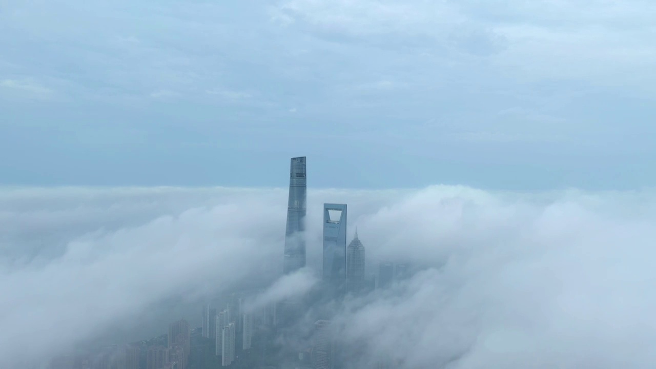 上海市陆家嘴地区的平流雾风光视频素材