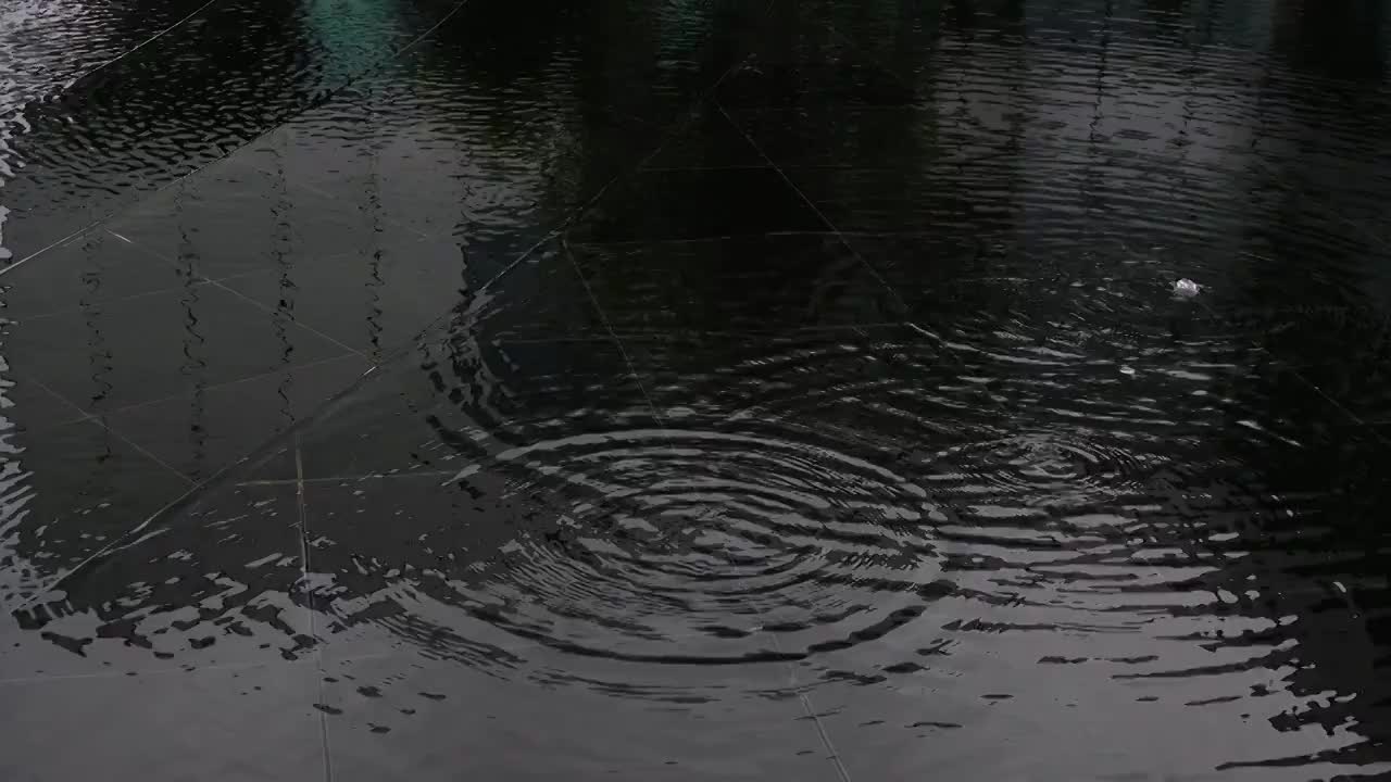 四川绵阳，水滴，喷泉，雨水，特写，水，倒影视频素材