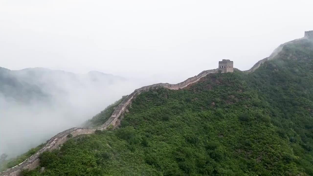 长城夏季雨后云海长城航拍合集视频素材