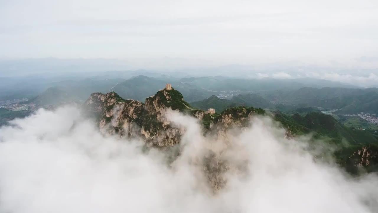 长城夏季雨后云海长城航拍合集视频素材