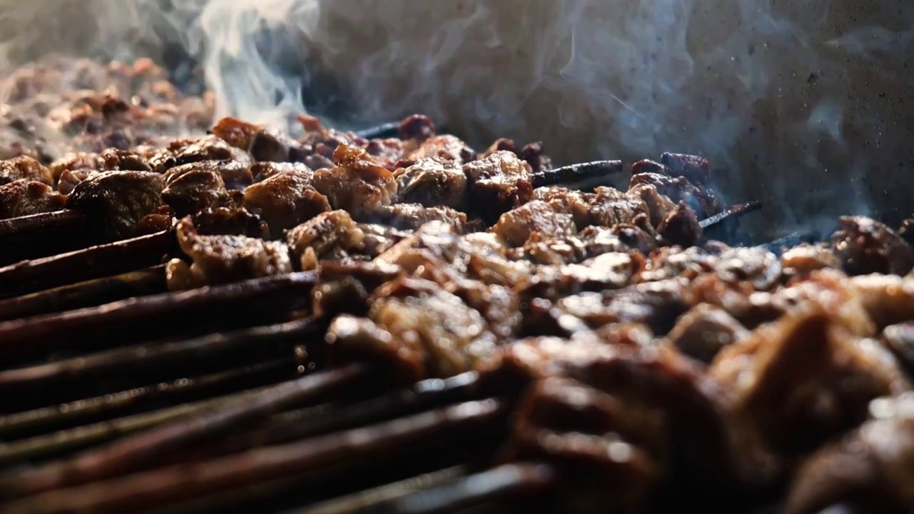 烤肉串烧烤慢帧率特写视频素材