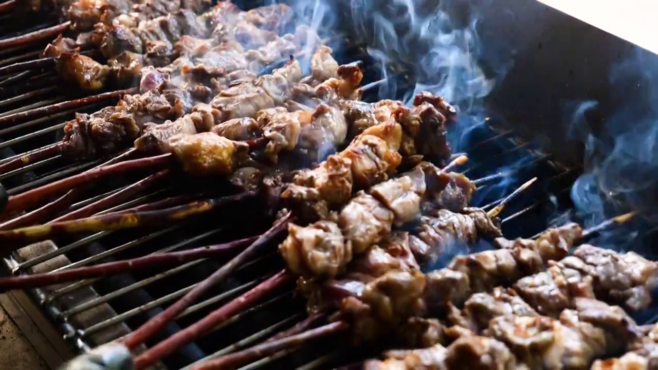 烤肉串烧烤慢帧率特写视频素材