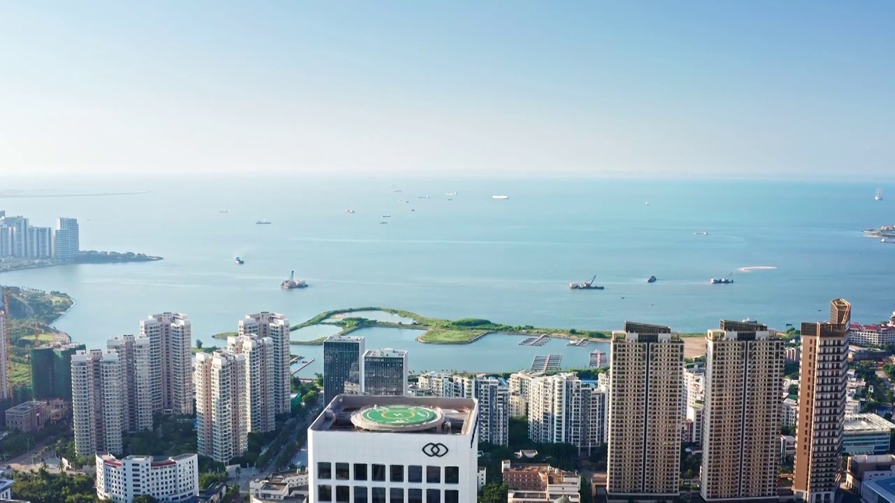 海南岛海口市万绿园国贸CBD/万绿园/海口湾1号建筑群航拍视频素材