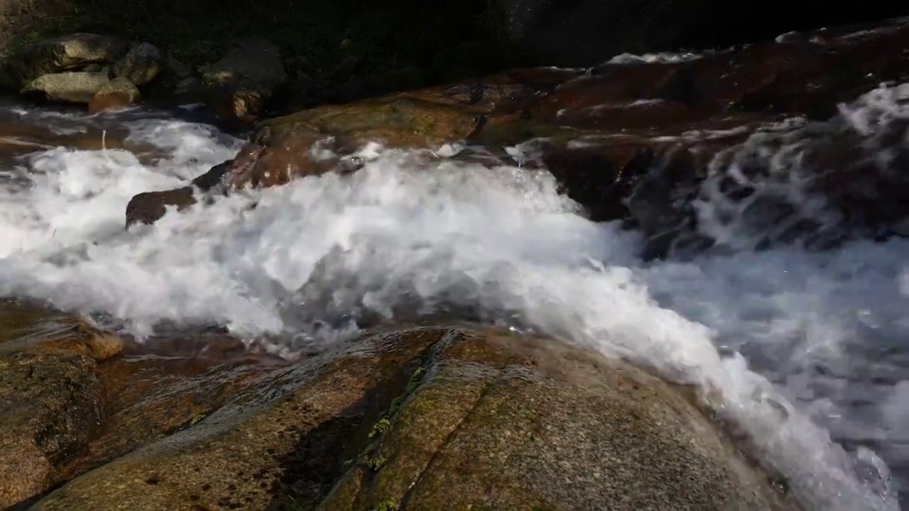 山间流水视频素材