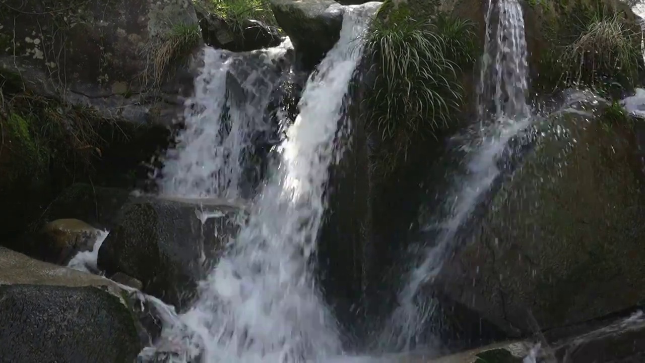 山间流水视频素材