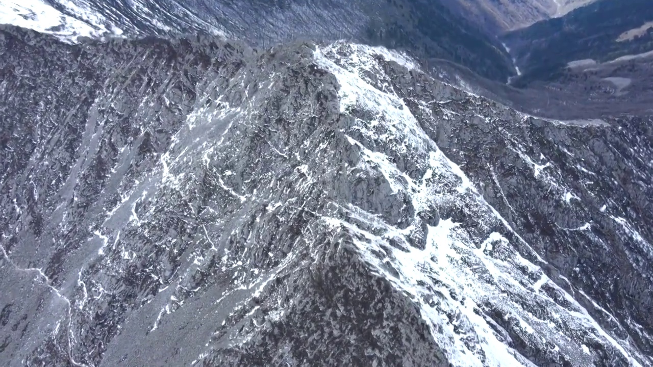 雪山山顶视频素材画面1