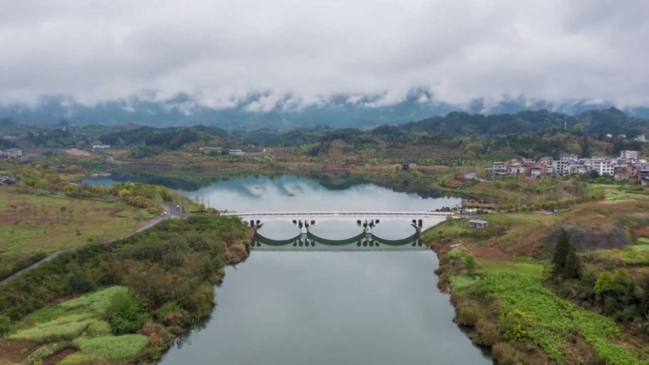 荔波月亮湖湿地公园黄昏落日写真视频素材