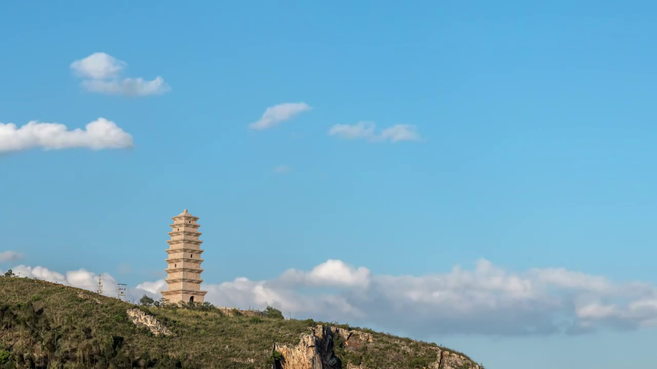 晴空万里古建筑山顶视频下载