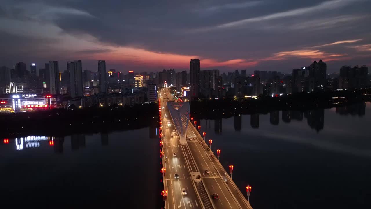 航拍赣州章江大桥车流夜景视频素材