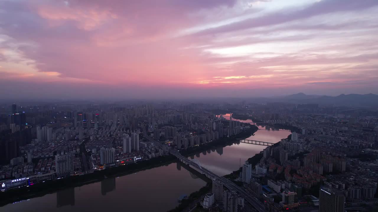 航拍赣州城市日落火烧云场景视频素材