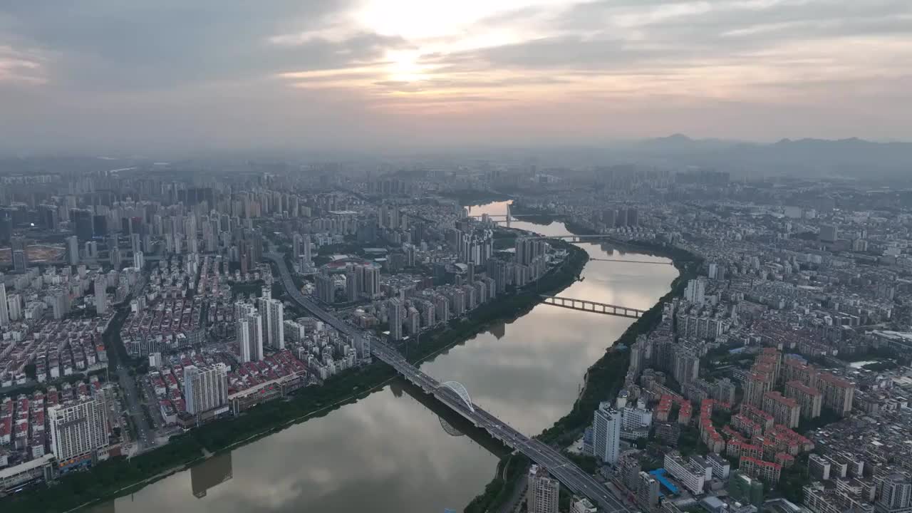 航拍赣州章江城市日落场景视频素材