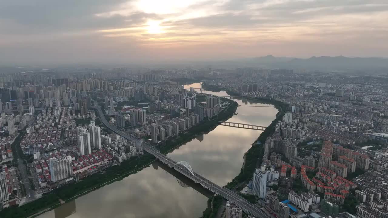 航拍赣州章江城市日落场景视频素材