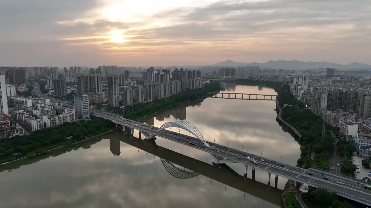 航拍赣州章江城市日落场景视频素材