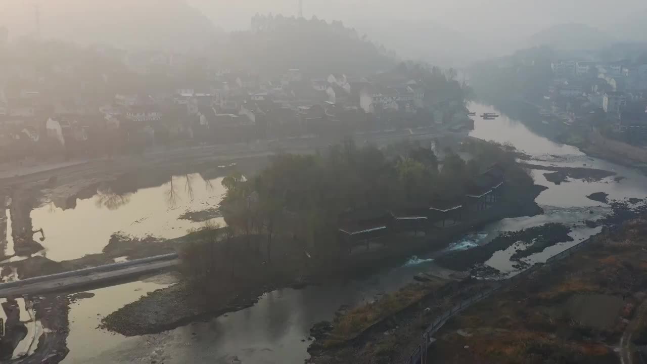 航拍清晨的湘西茶峒古镇视频素材