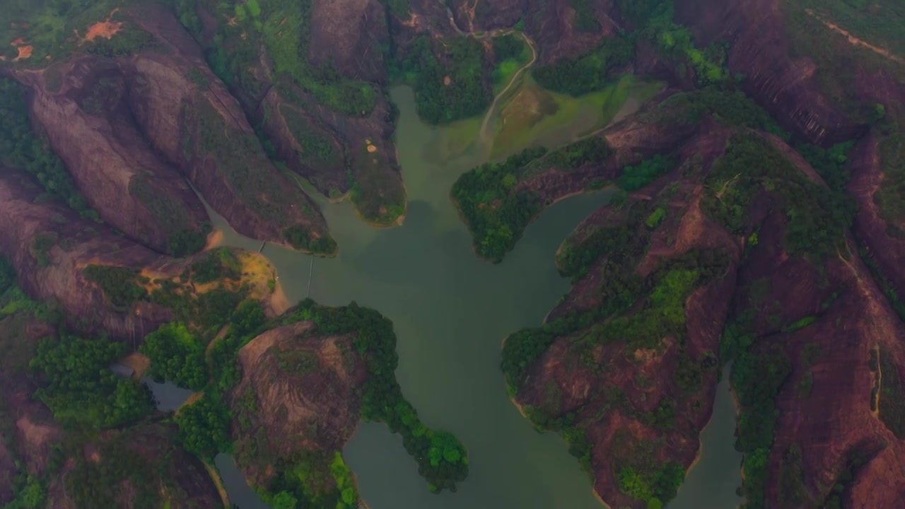 清远市石围六房水库卡斯特地貌雨后风景（合集）视频素材画面4
