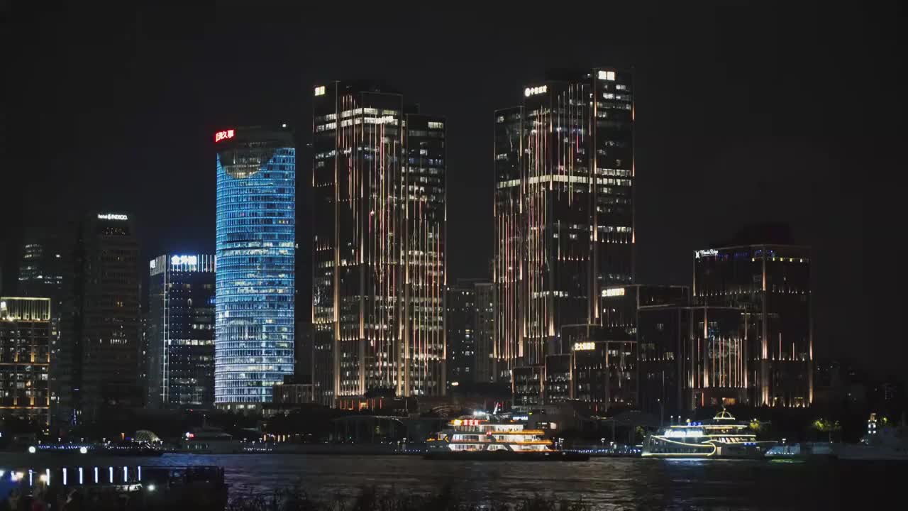 浦东陆家嘴拍摄浦西外滩十六铺夜景4k视频视频素材